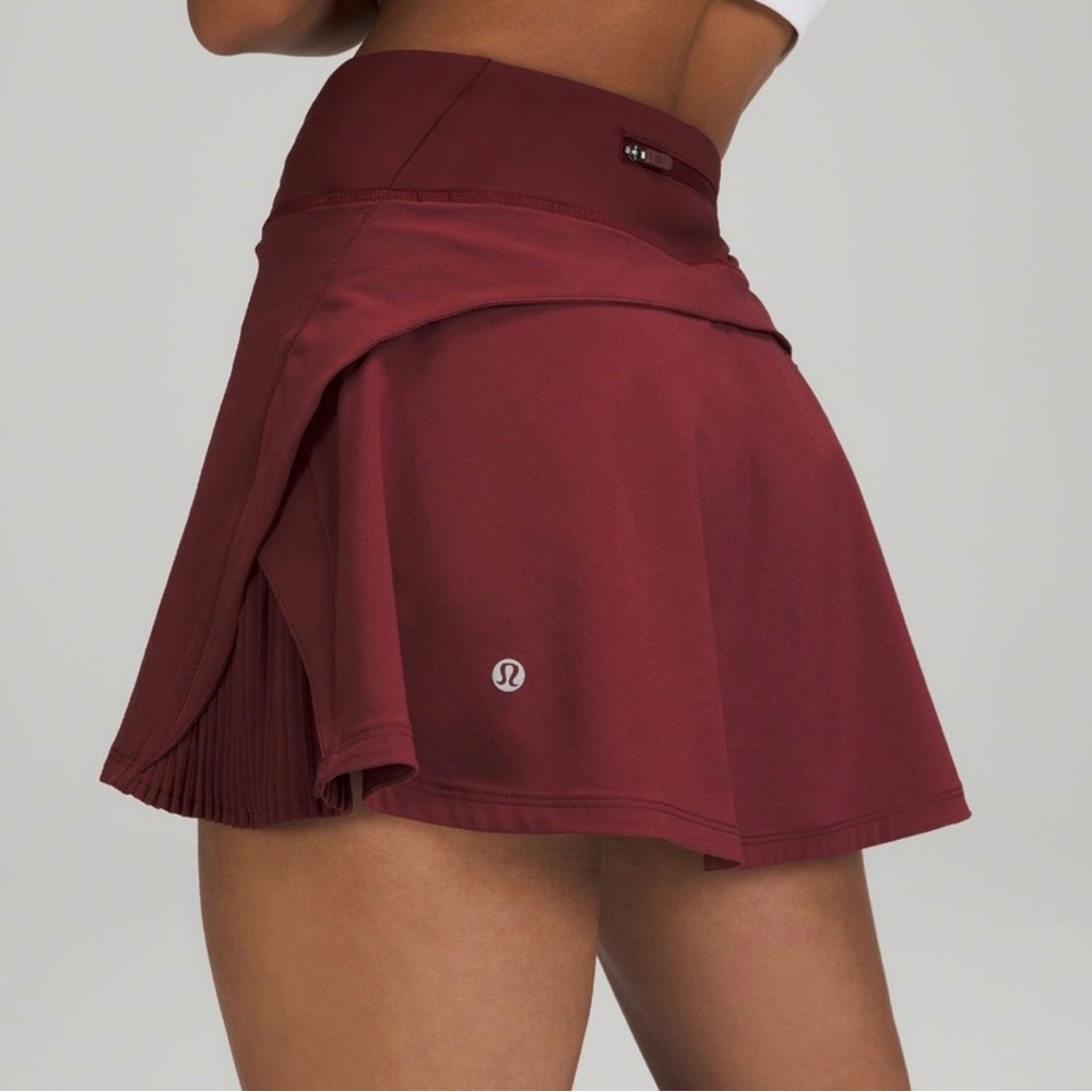 Lululemon Play Off The Pleats Mid-Rise Skirt
